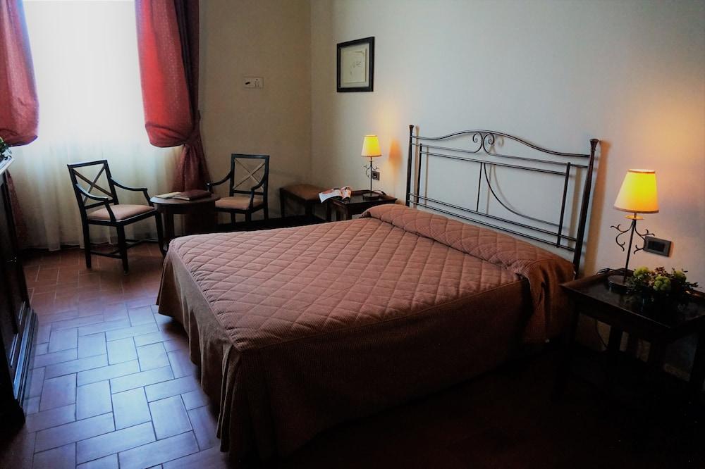 Agriturismo Antico Borgo Poggitazzi Терануова Брачолини Екстериор снимка