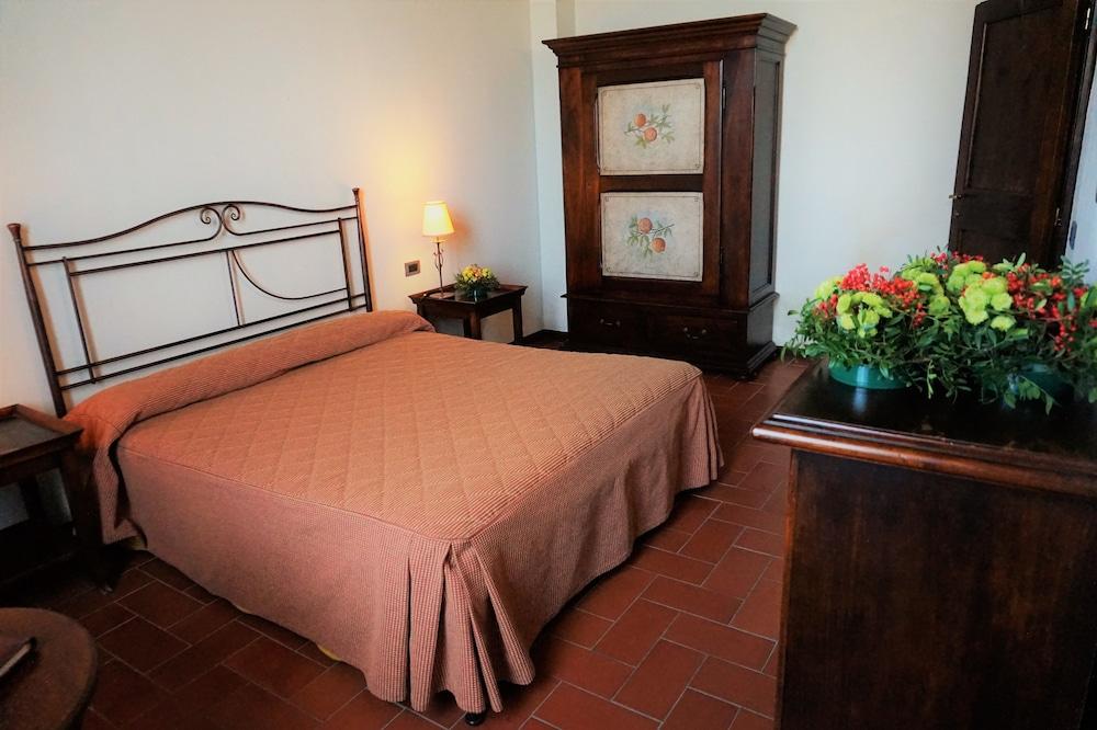 Agriturismo Antico Borgo Poggitazzi Терануова Брачолини Екстериор снимка