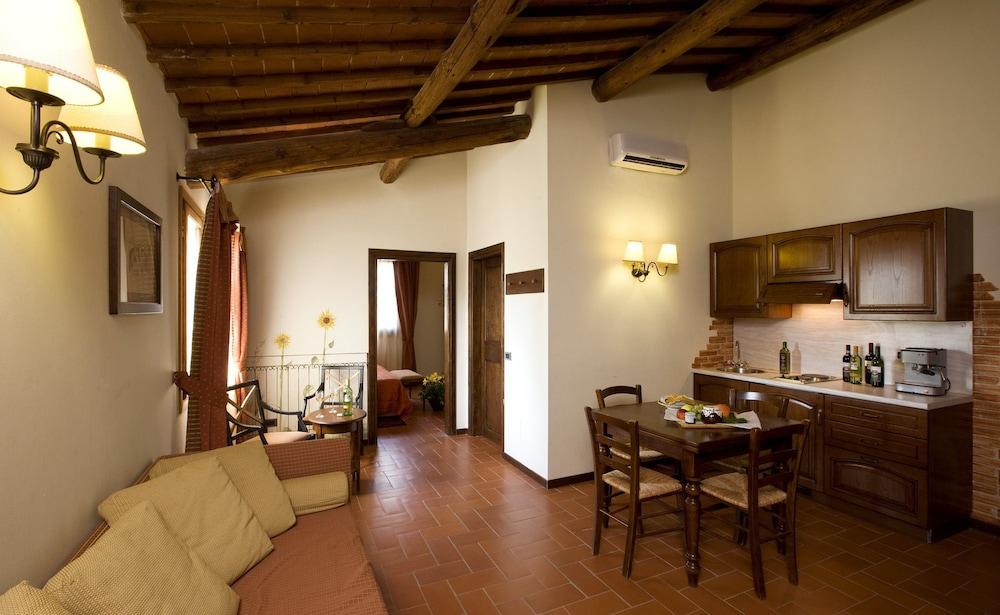Agriturismo Antico Borgo Poggitazzi Терануова Брачолини Екстериор снимка