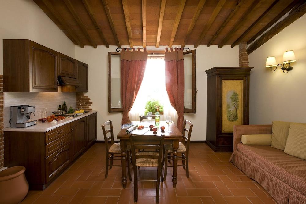 Agriturismo Antico Borgo Poggitazzi Терануова Брачолини Екстериор снимка