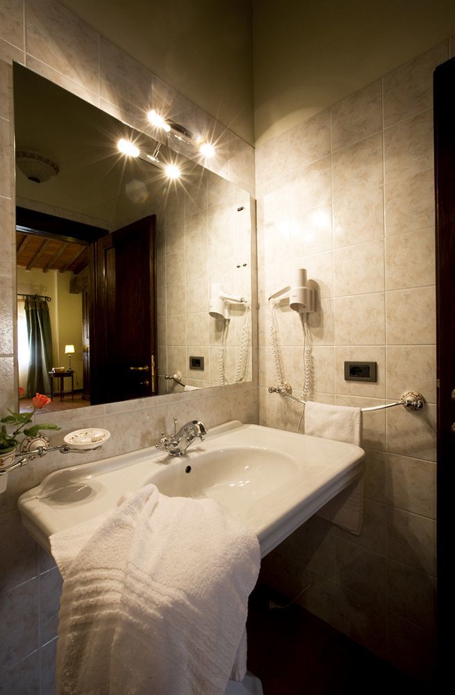 Agriturismo Antico Borgo Poggitazzi Терануова Брачолини Екстериор снимка